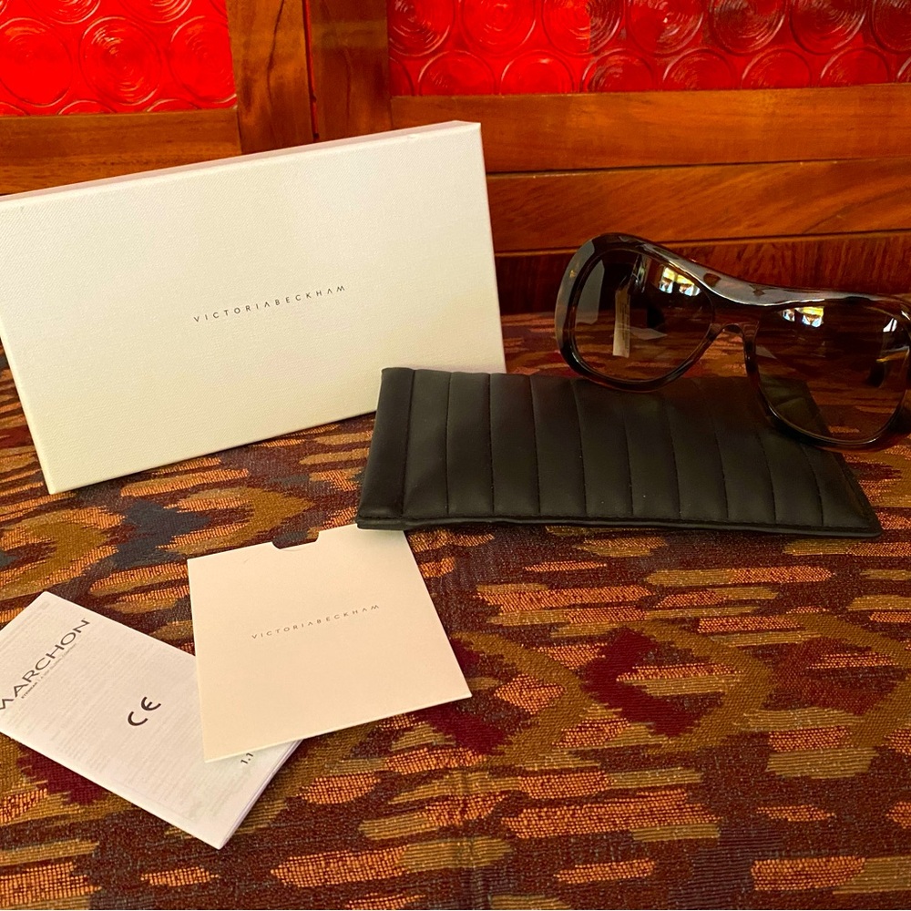 NWT Victoria Beckham Oversized Tortoise Brown Sunglasses